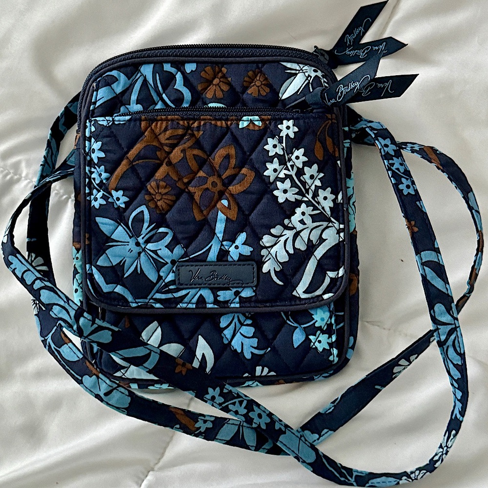 BRAND NEW/NEVER USED Vera Bradley Crossbody Bag